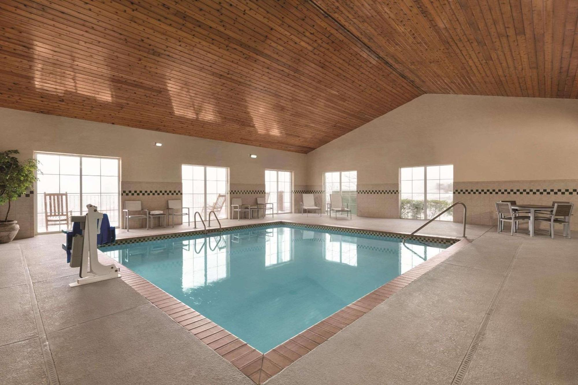 Country Inn & Suites By Radisson, Boone, Nc Екстериор снимка